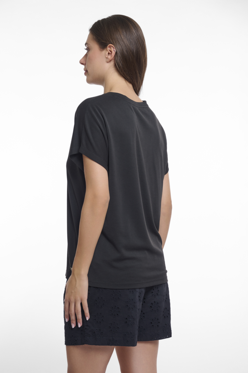 2 Jezzie.7002523 Black Genial Conceptstore Rino Pelle