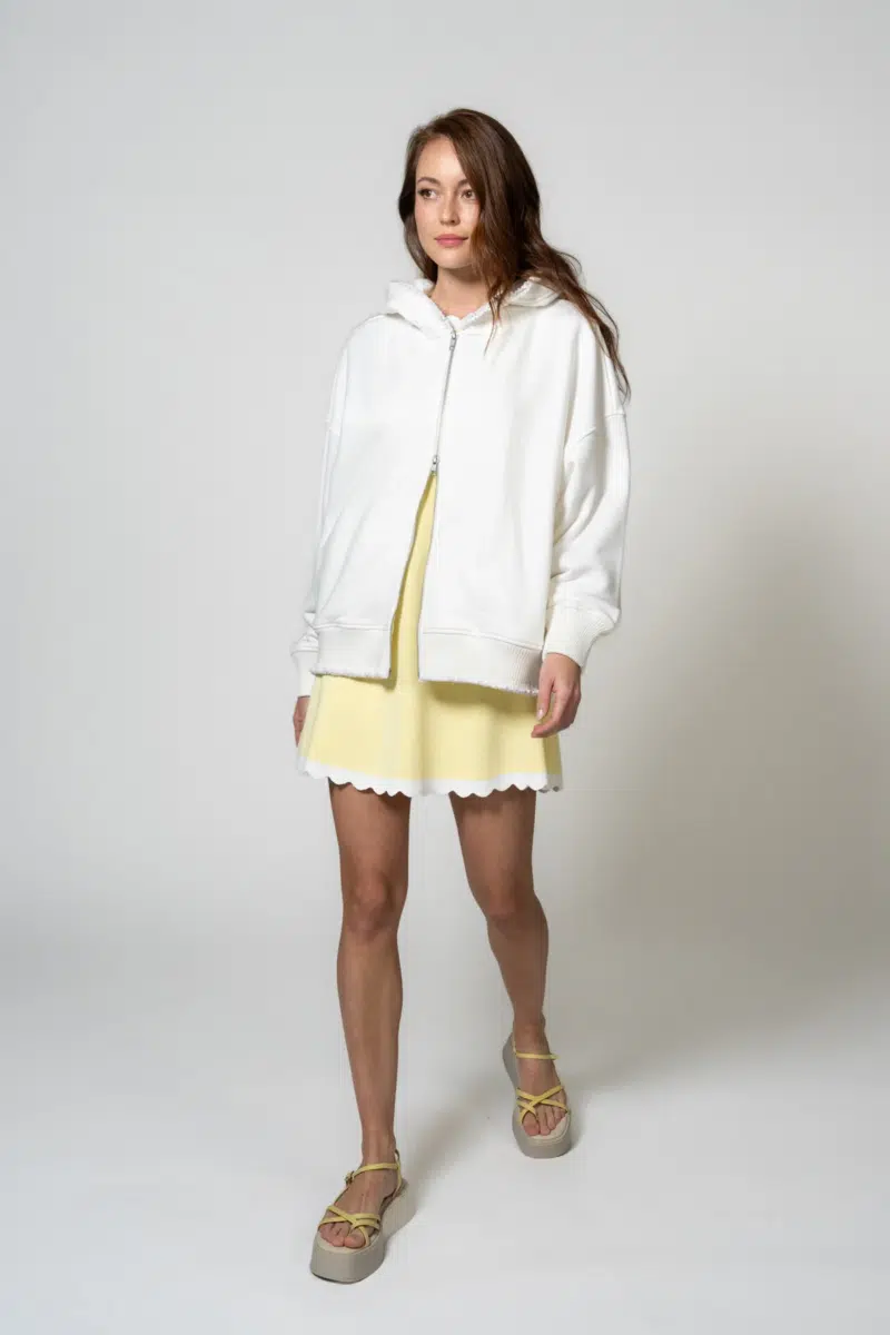 2 Genial Concept Store Oh April Frueling 2025 Hoodie Weiss 00001