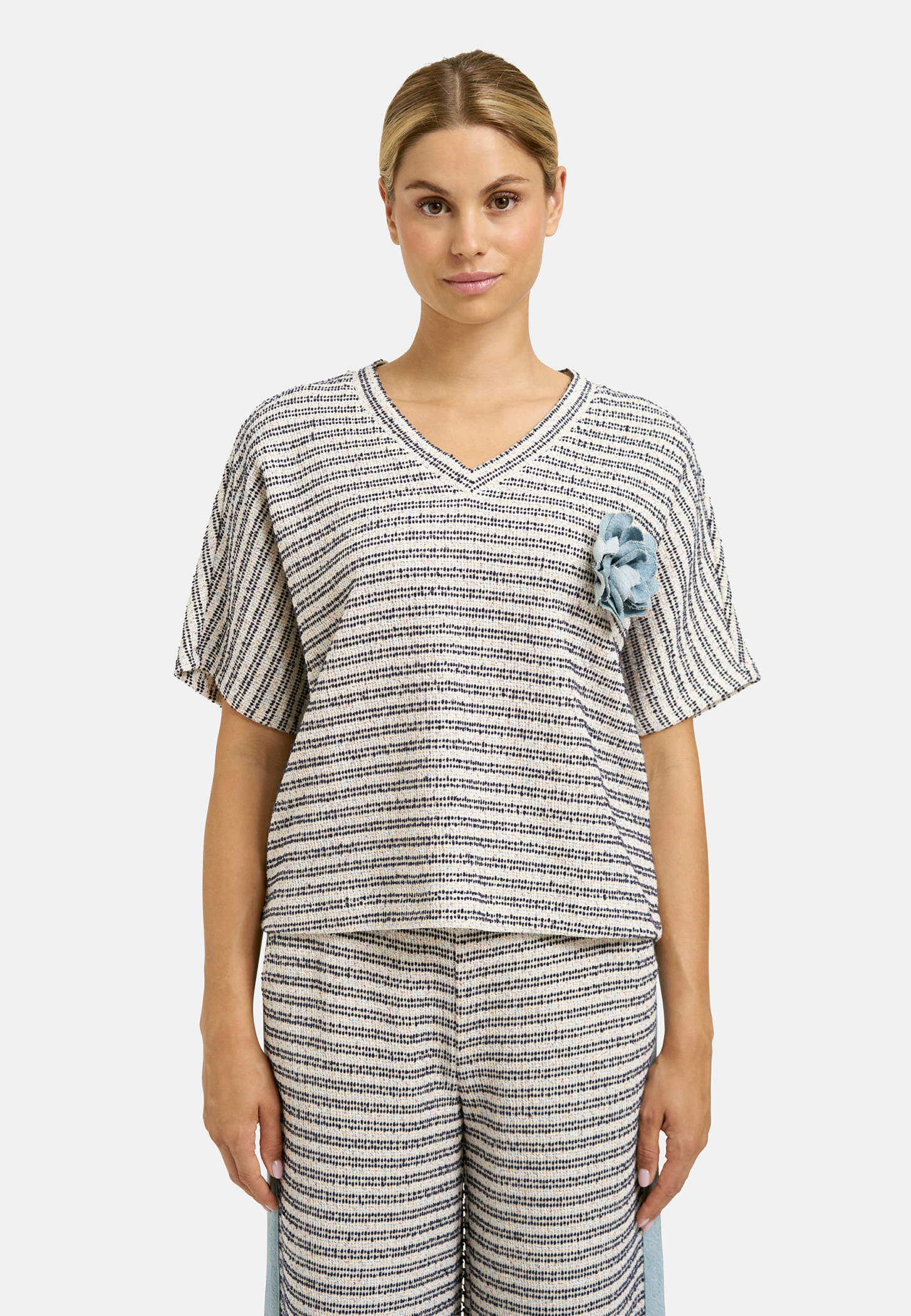 61 5599 8618 1104 03