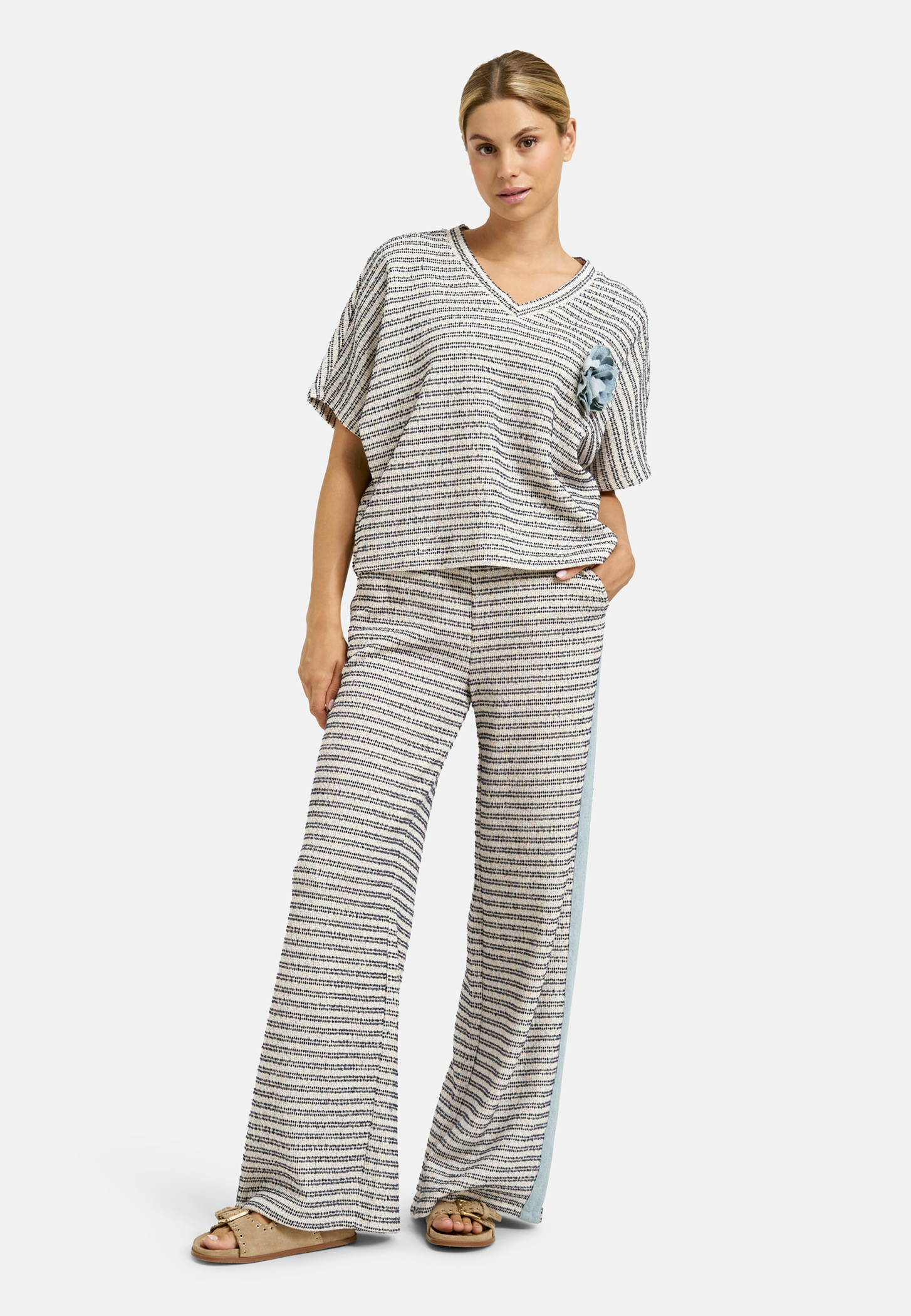 61 5599 8618 1104 05