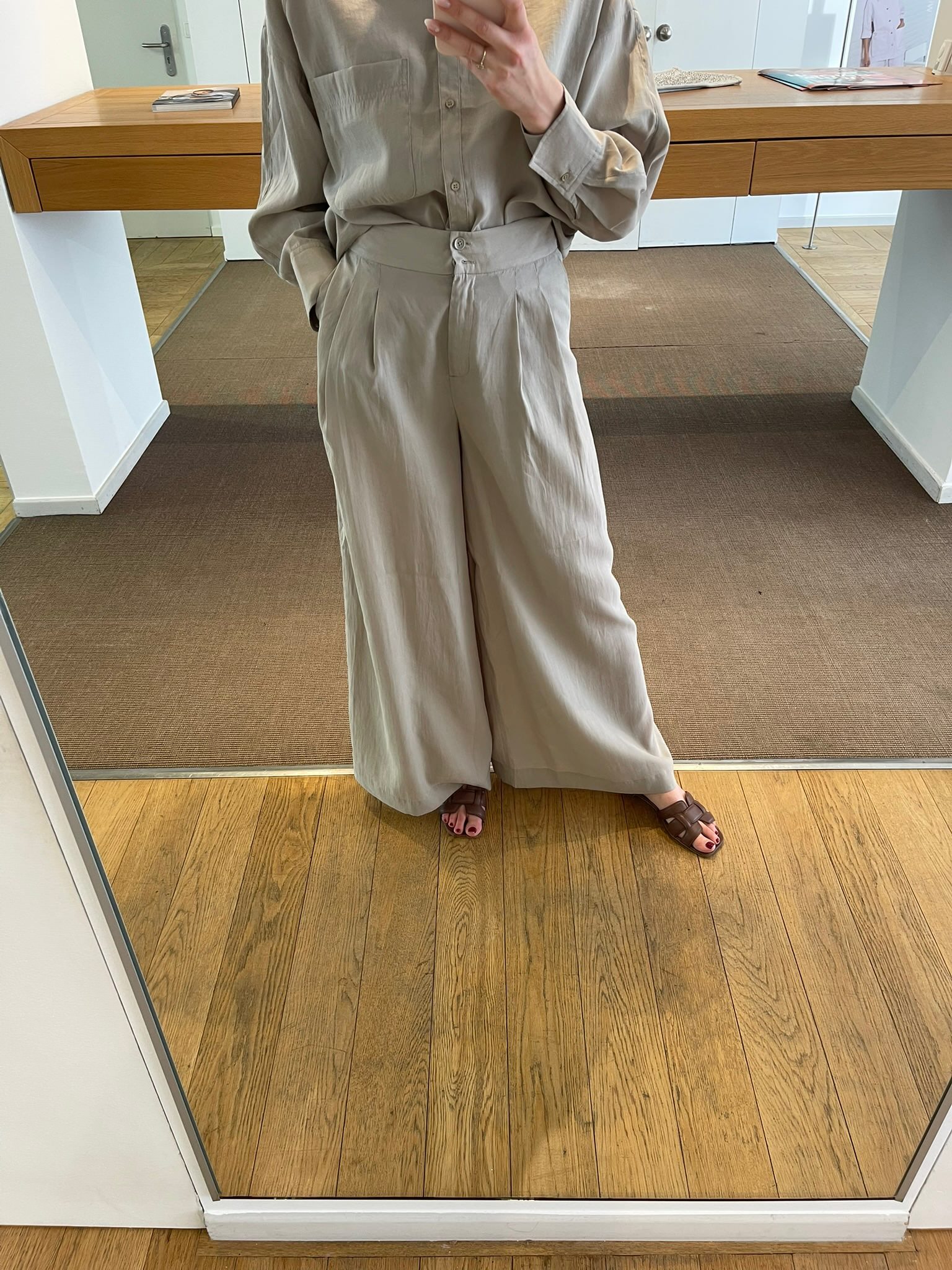 Genial Conceptstore With Black 00006