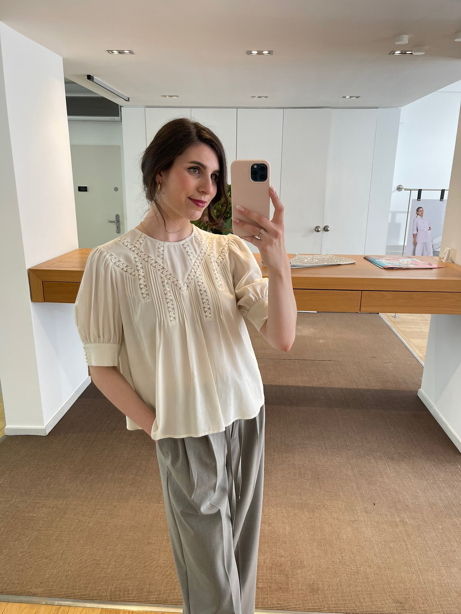 Genial Conceptstore With Black 00007