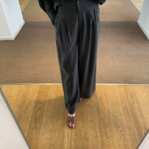 Genial Conceptstore With Black 00012