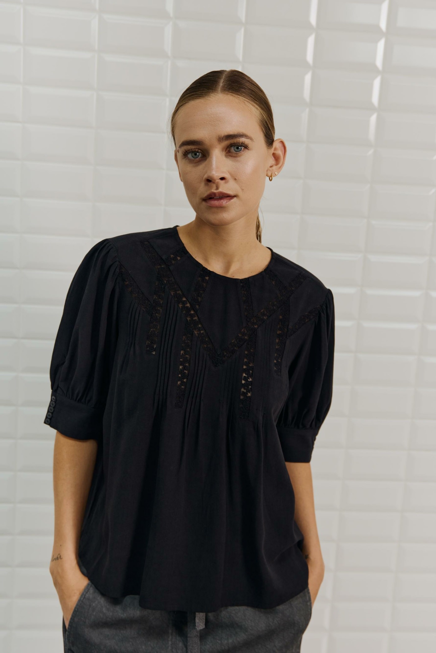 Genial Conceptstore With Black Wbljenny Ls Blouse Black00001