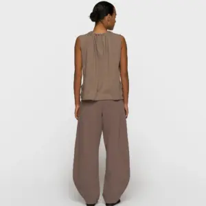 10days Pleatedtop Braun2