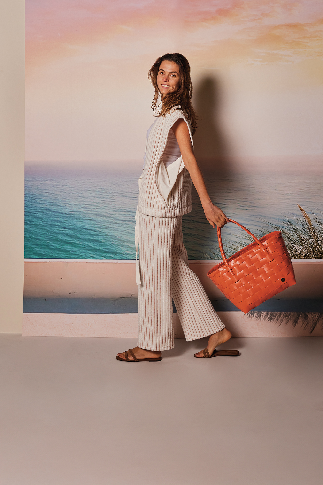 Handed By19 125 Deep Carrot Orange Handed By1912500 Paris 2