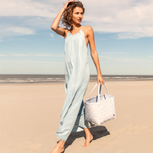 Handed By19 260 Icy Mist Handed By1926000 01