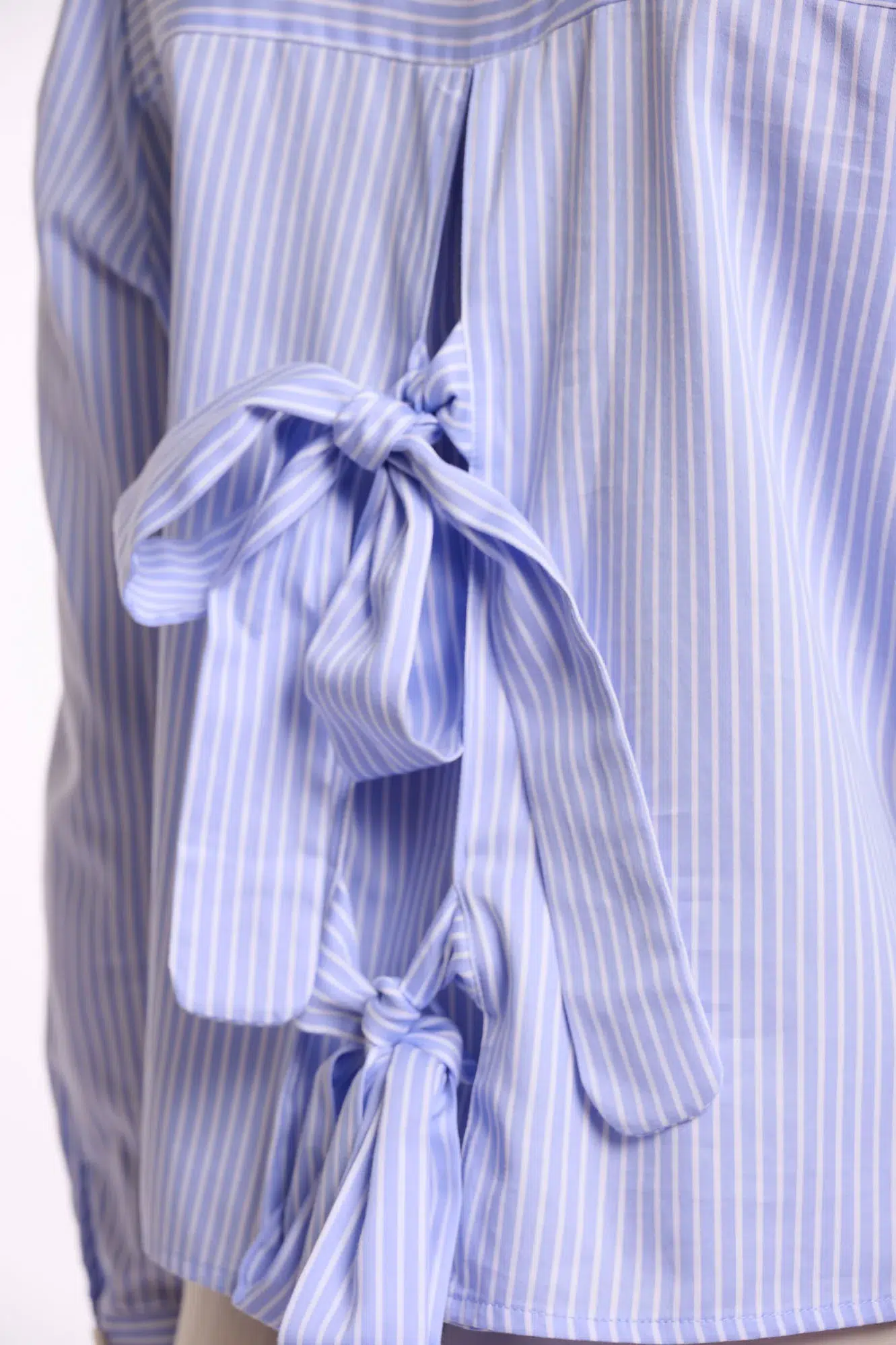 Felise.7002623 Blue Striped 02