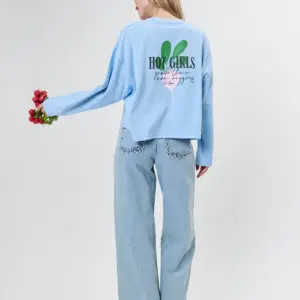 Regularlongsleevehotgirls Skyblue 1006042020 364genial Conceptstore Oh April.jpg