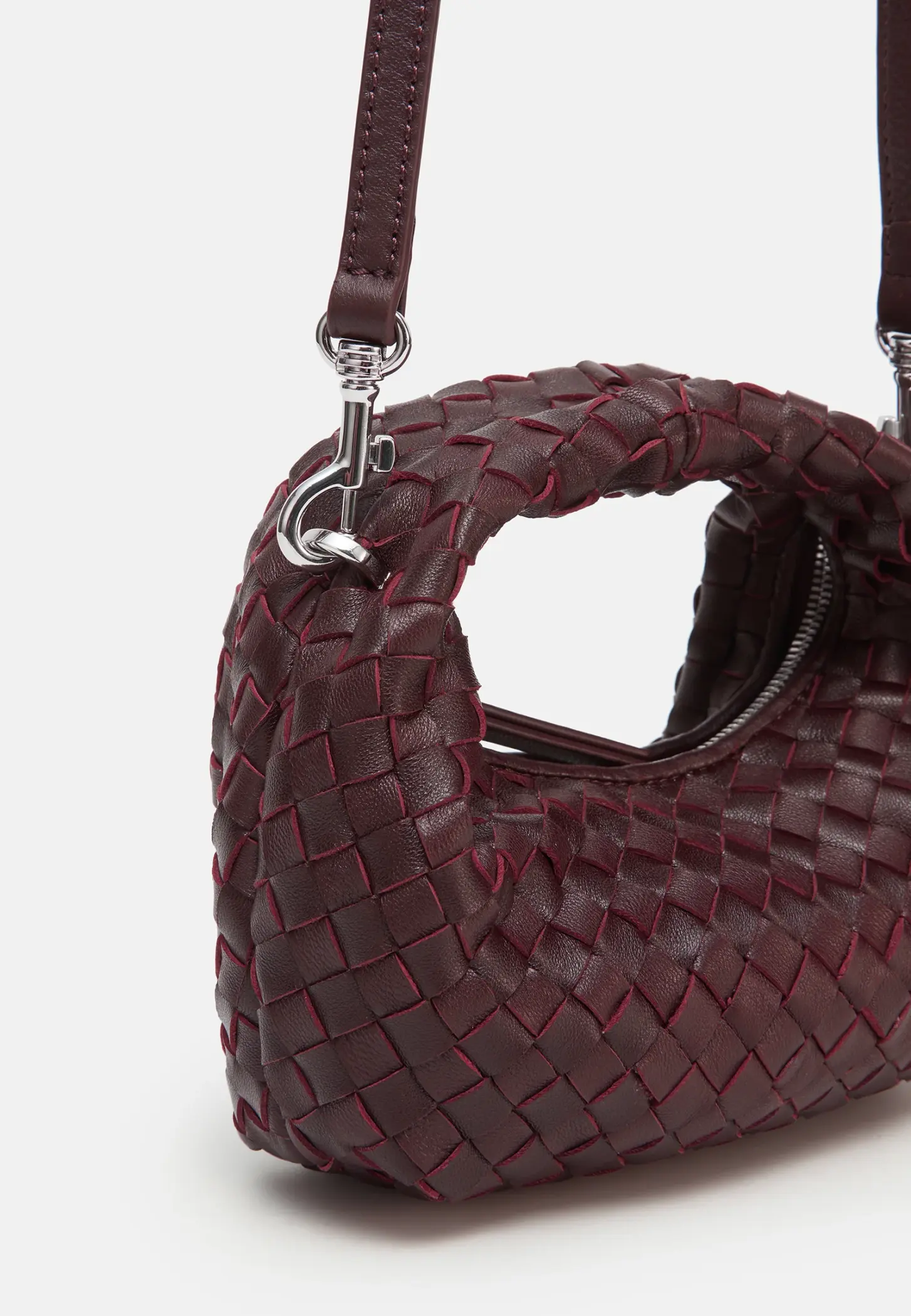 Genial Conceptstore Les Visionnaires Bags Greta Micro Weave Silky Aubergine1