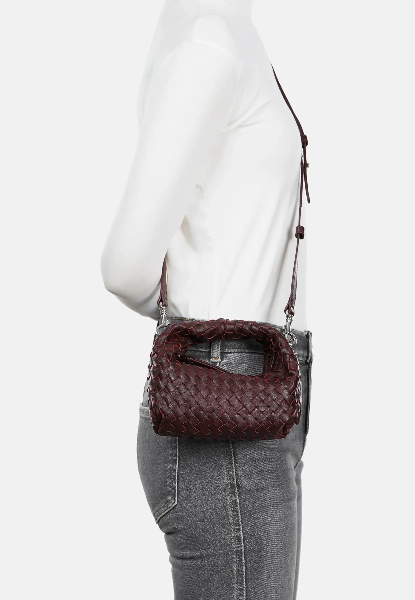 Genial Conceptstore Les Visionnaires Bags Greta Micro Weave Silky Aubergine4