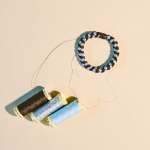 KKNEKKI Haargummi Brown Seablue Glitter Stripe