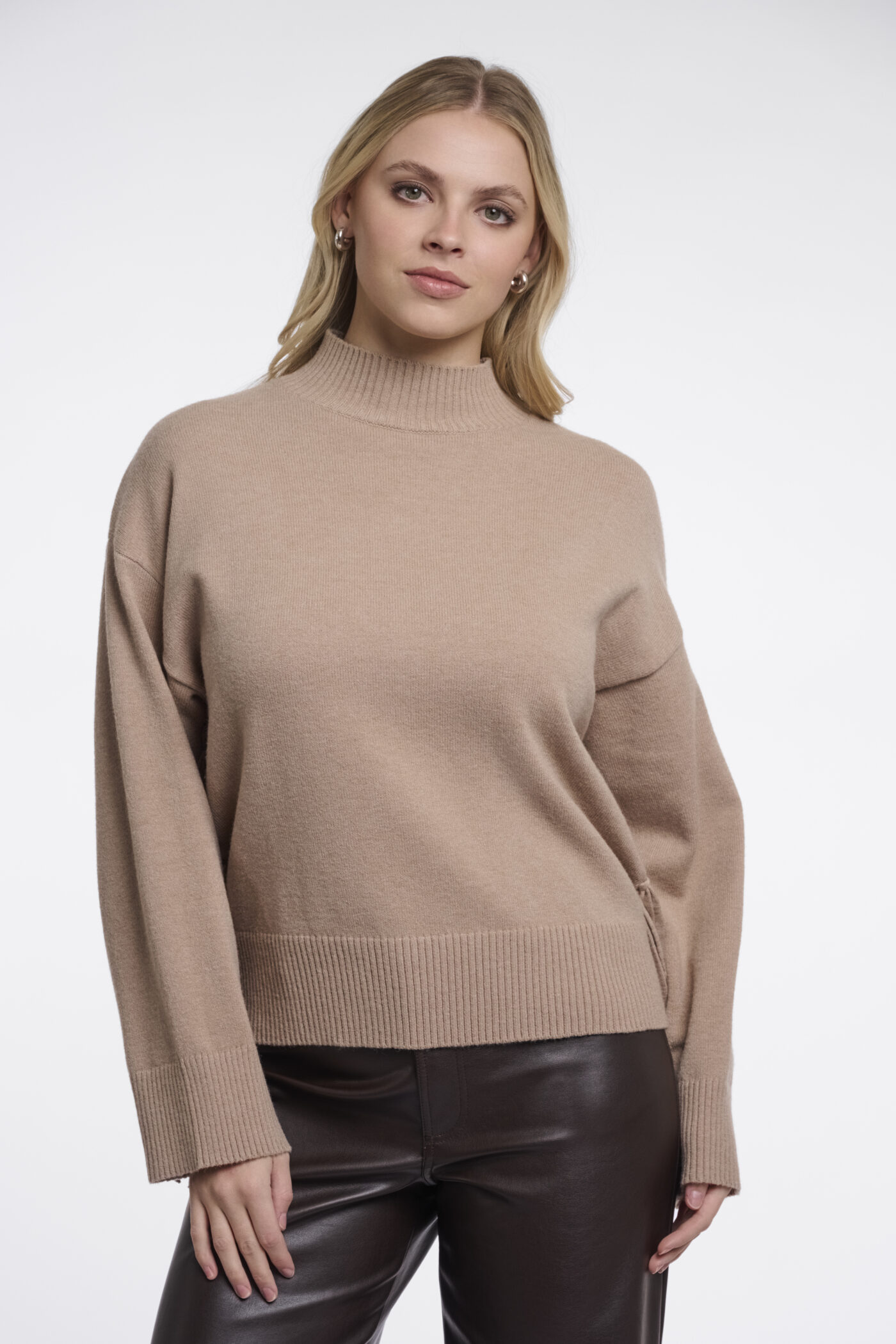 Melis.5002612 Dusty Oat 01