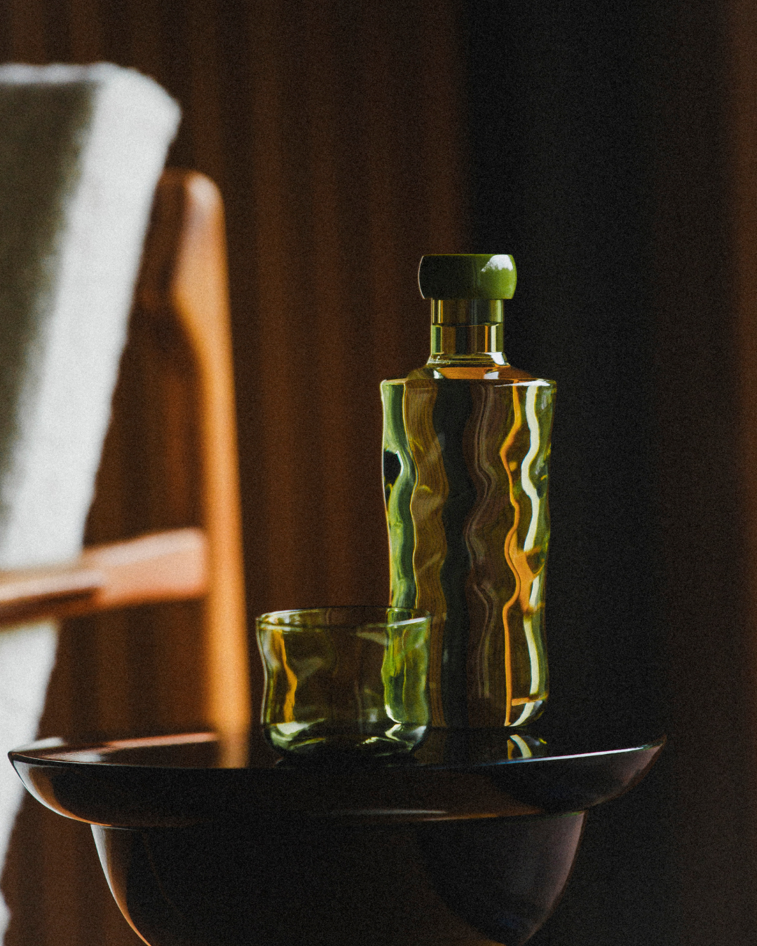 Paveau Glasflasche "Swirl Bottle Moss" Moosgrün 0,75 L